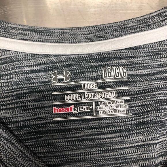 Under Armour Heat Gear V Neck T-Shirt Size Large (L) - Picture 3 of 3